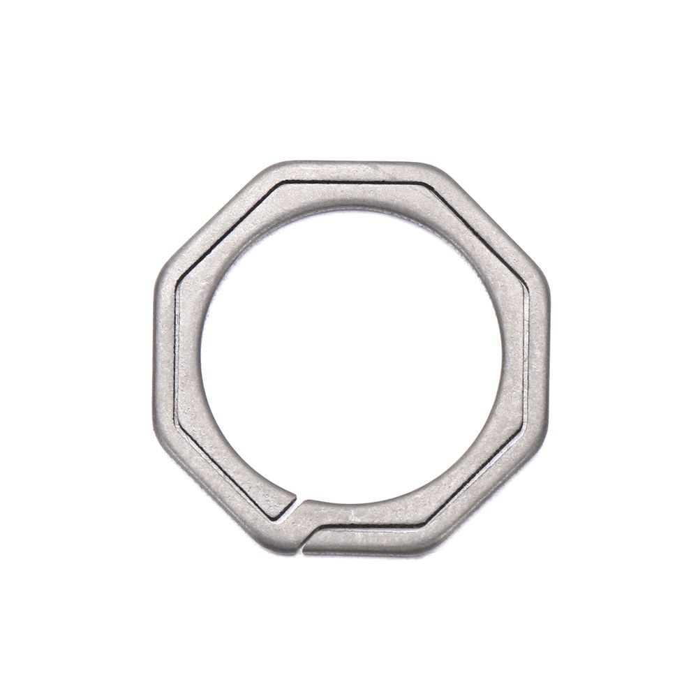 Lightweight Titanium Alloy Male Creativity Gift Man Car Keychain Keychains Buckle Pendant Key Rings