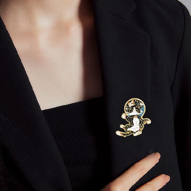 Tecknade katter i rymddräkt Brosch Legering Stjärnbilder Kragstift Smycke Gåva till Vän Familj Samlare