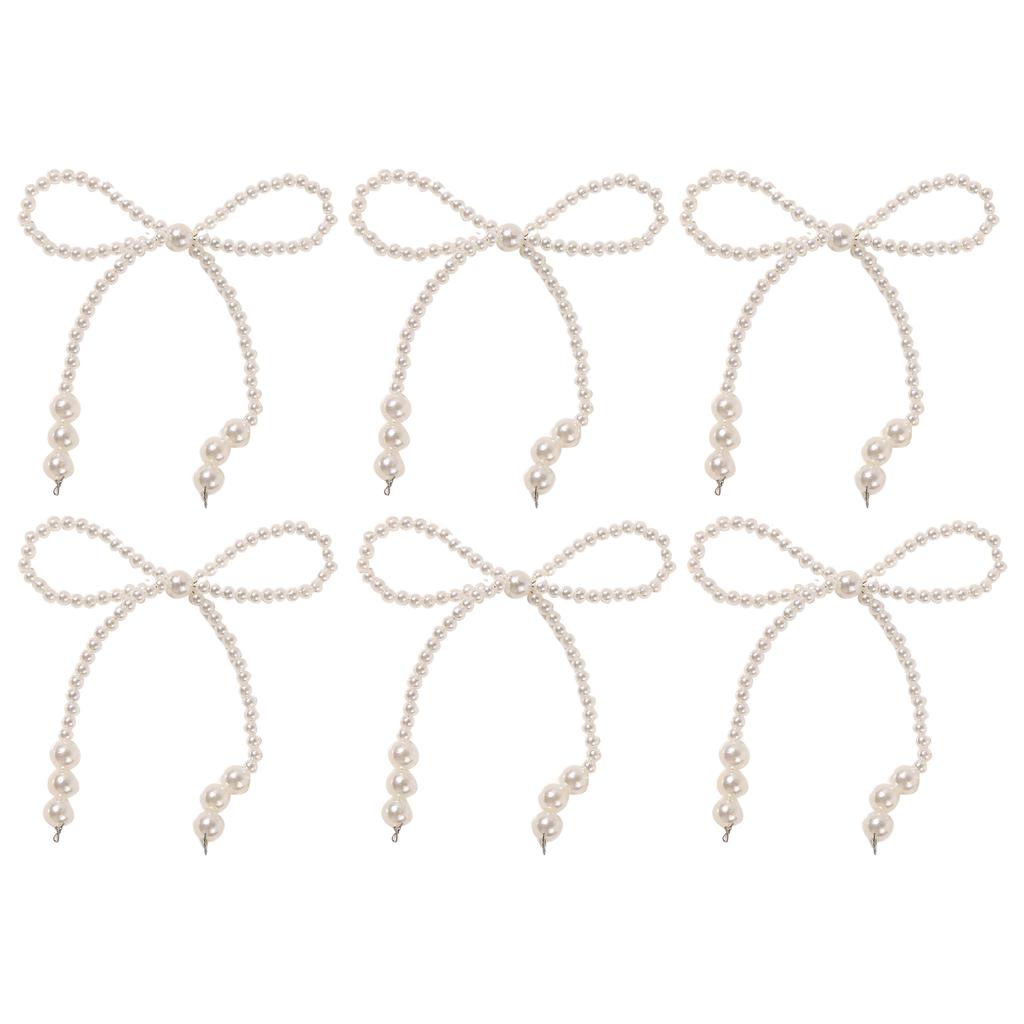 Ručně vyráběný korálkový přívěsek s mašlí, šperková součást, šperková ozdoba, přívěsek na náramek, elegantní mašle, komponent pro šperky