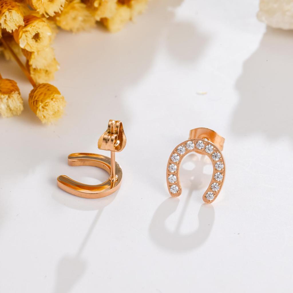 Simple niche design U-shaped full diamond titanium steel earrings, simple personality, trendy titanium steel earrings are versatile and do not fade