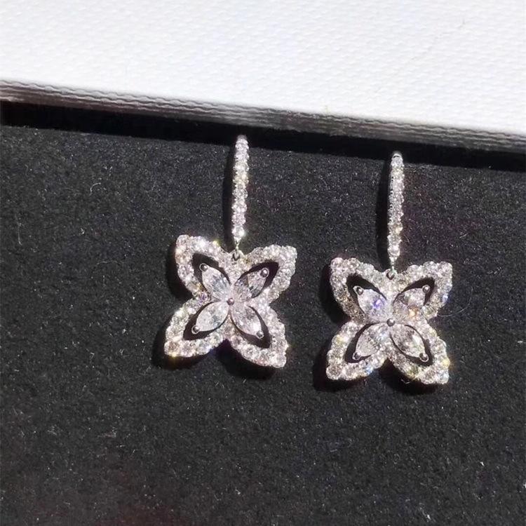 Four-Leaf Clover With Diamonds, Fringed Earrings, Tide Stud Earrings, Womanly Temperament, Ear Jewelry 925 silver