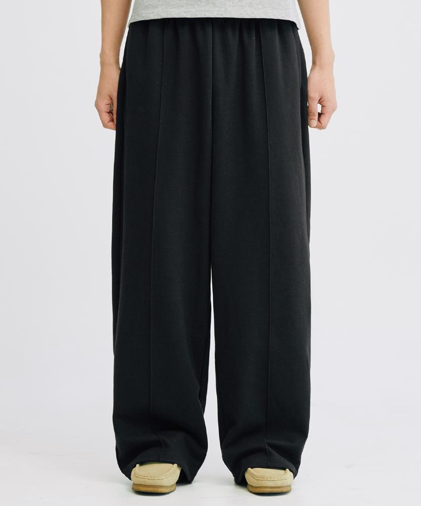 TAKEASY Pintuck D-Ring Sweatpants (Black)
