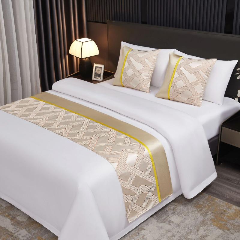 Light Luxury High-end Hotel Bed Flags Vintage Decorative Scarves Bedding Same Style Pillowcase European Style Wedding Room Home Decorat Bed Tail Towel