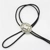 Cravată Bolo Vintage Cowboy Occidental Sfoară din Piele Împletită Handmade Colier Cravată Bolo Cap de Lup Metalic cu Pandantiv cu Pene