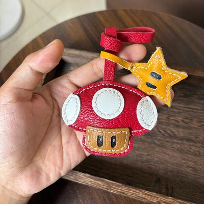 Neuer handgefertigter Leder-Pilz-Taschenanhänger Schlüsselanhänger Geschenk Niedliche Dekoration für Taschen Exquisiter Charm Taschenzubehör