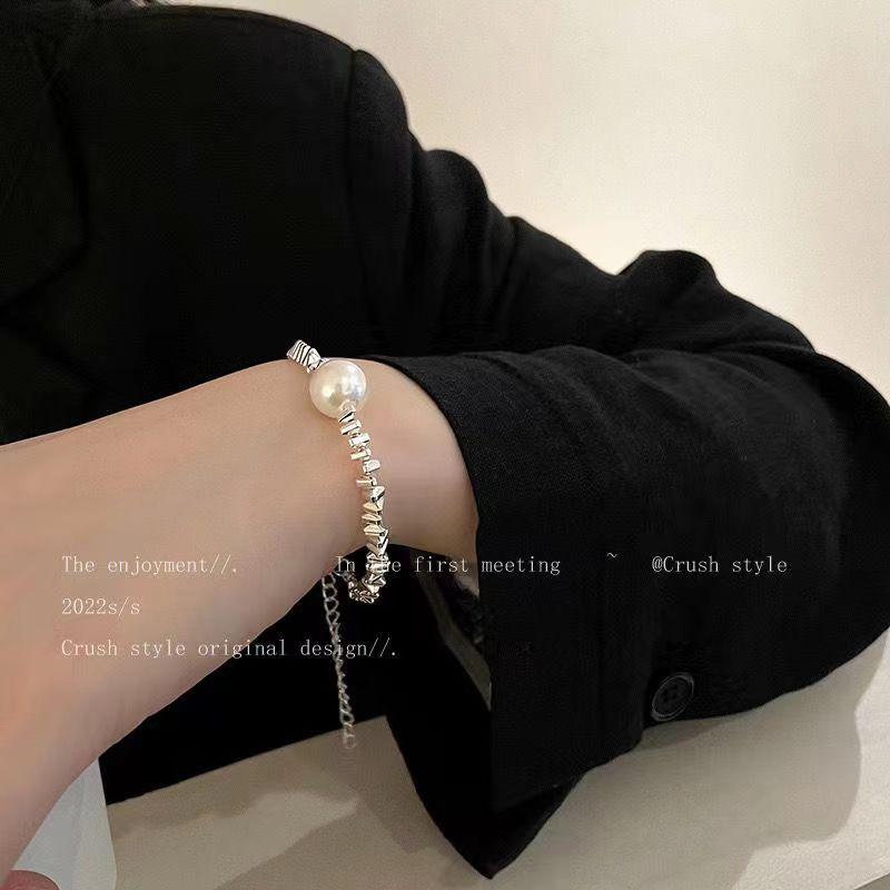 

Набор чокер и браслет «Серебряный треугольник NK-1»: Трендовые женские украшения в стиле легкой роскоши