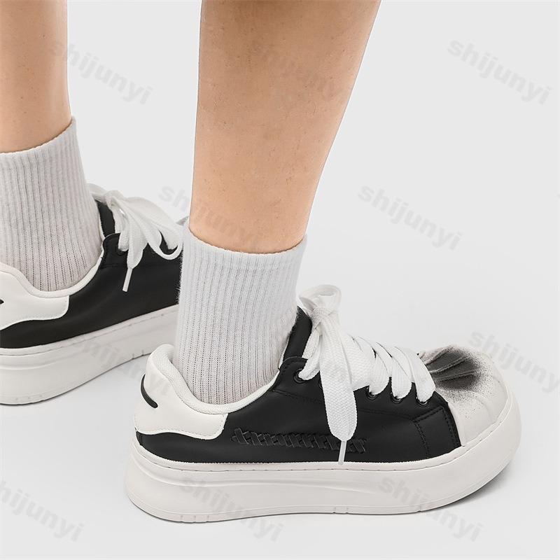 Fashion 2025 New Low Top Fashion Trend Casual Thick Soled Sports Shoes for Men Comfortable Niche Design Non Slip Lace Up Chunky sneakers