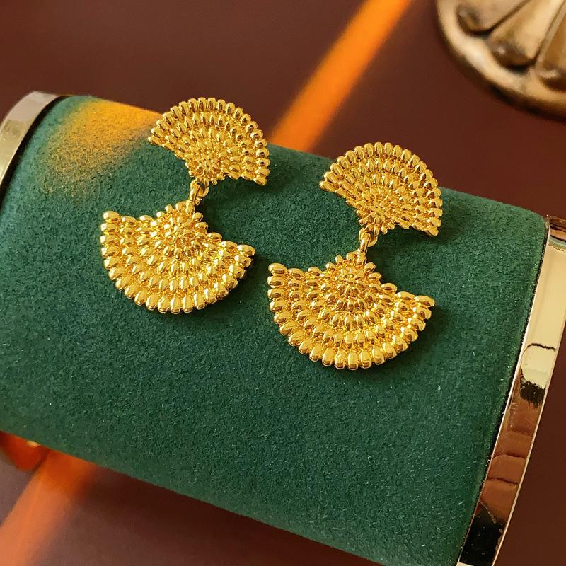 Silver Needle Medieval Round Flower Fringed Earrings Retro Metal Stud Earrings Temperament Light Luxury Earrings Women