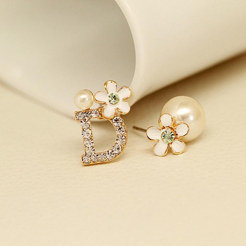 Elegant Women's Alloy Crystal Rhinestone Stud Earrings With Artificial Pearls