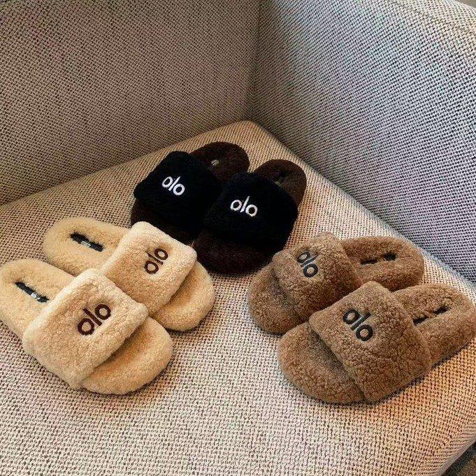 Soft lamb wool slippers women's 2025 new outer wear fashionable versatile thick bottom one word lazy wool cotton slippers