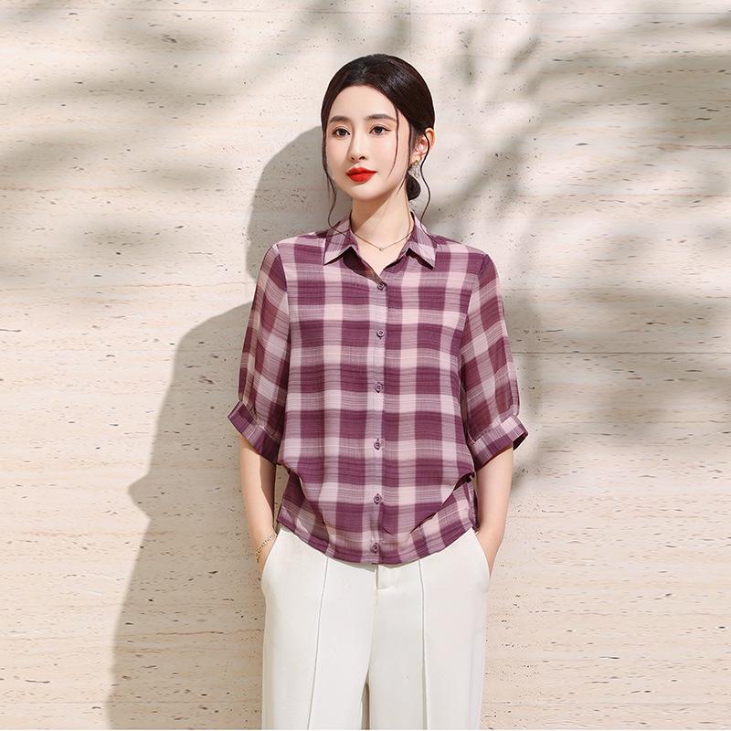 

Elegant Plaid Lapel Shirt for Middle-Aged Women, Short-Sleeve Top - Age-Reducing, Fashionable, Spring/Summer Blouse 4XL (68-75kg)