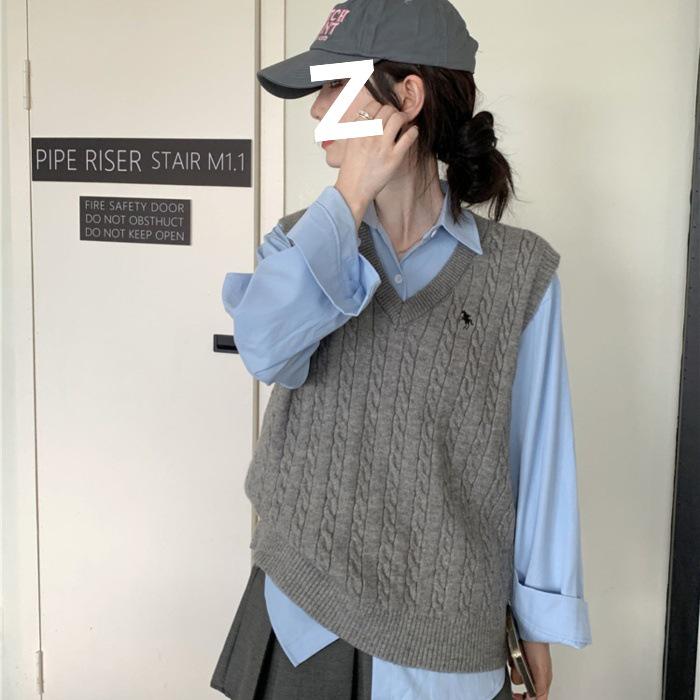 

Женский серый трикотажный жилет с V-образным вырезом и вышивкой - Маленький свободный крой для весны и осени One Size серый