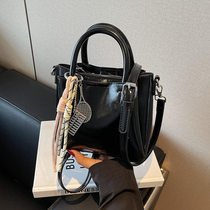 Versatile Fashion Handbag New Casual Messenger Bag Women's Shoulder Portable Bucket Bag