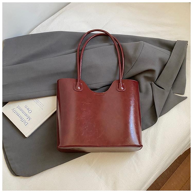 

Large-capacity bag women s 2025 new fashion tote bag simple shoulder handbag foreign commuter bag underarm bag