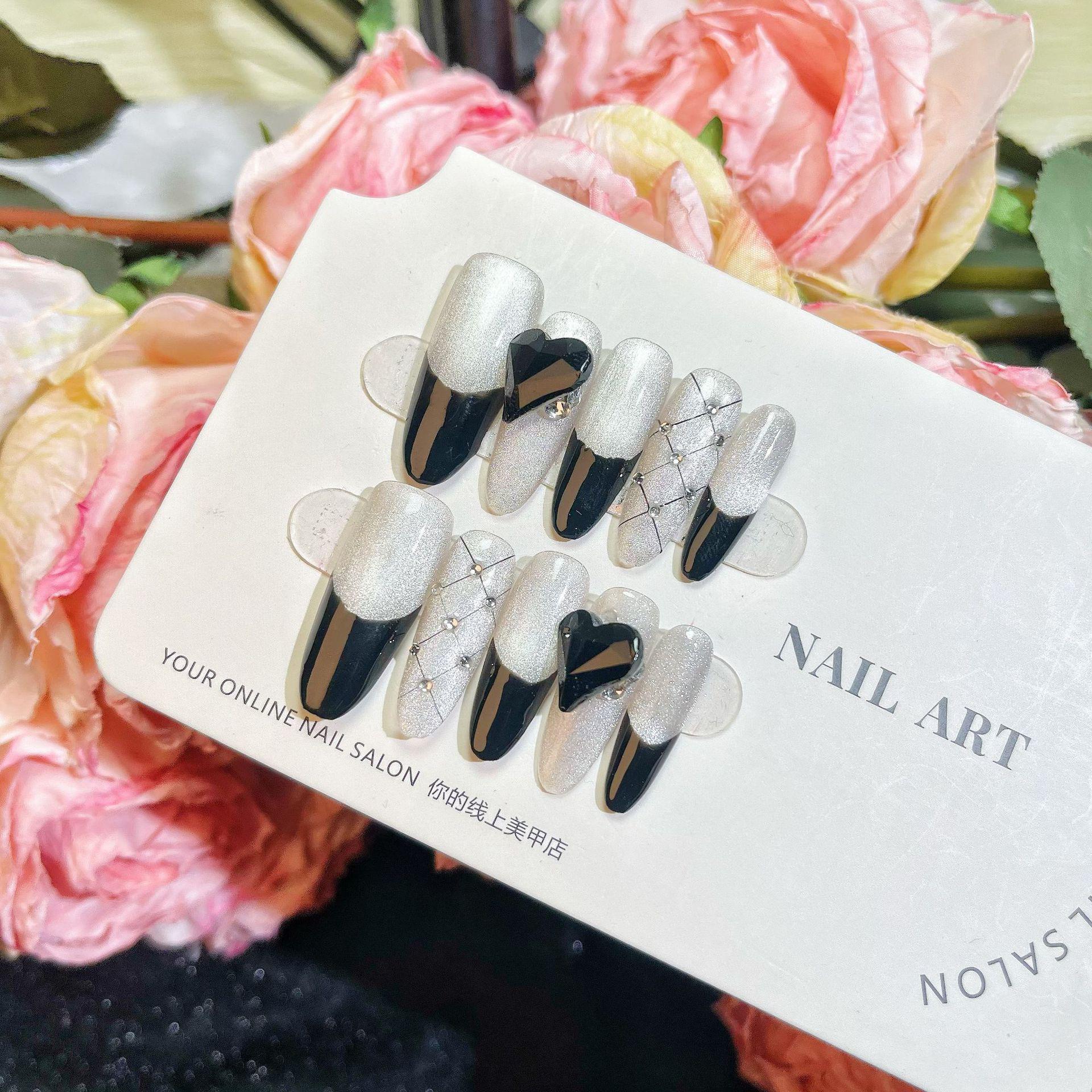 

Ручная работа Черные Гелевые Ногти в Горошек - Шикарный Маникюр в Стиле Острой Девушки с Роскошным Блеском. Extra Small