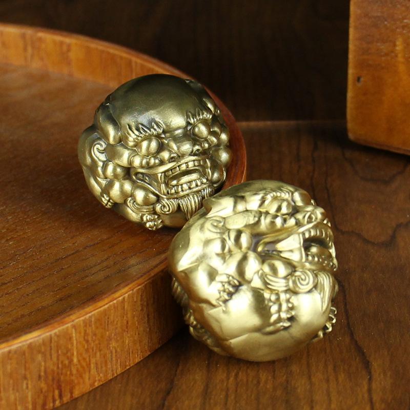 Brass Pixiu walnut hand handle, retro old man exercise finger appliance, copper ware, pure copper Pixiu pair of hand handles