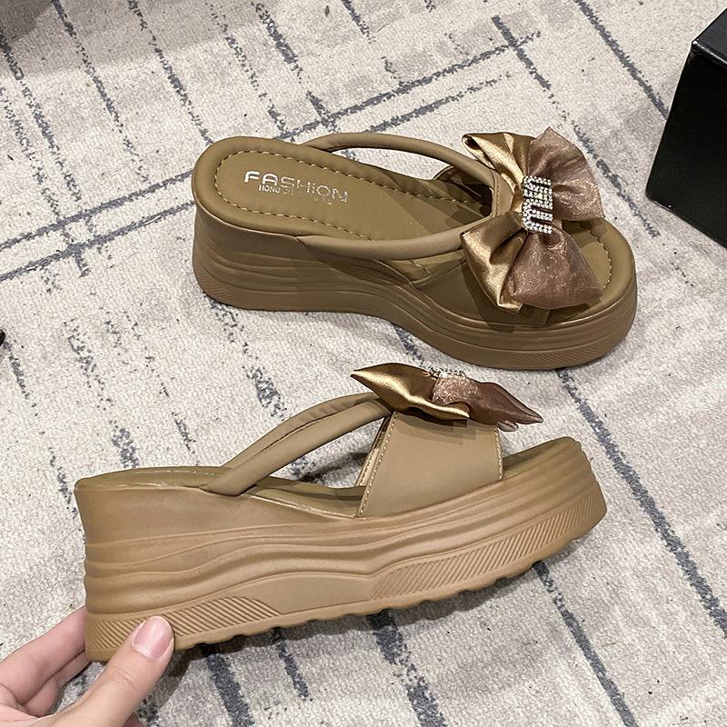 Internet Celebrity Slippers Women's Summer Wear 2025 New Small Thick Bottom Korean Version of Foreign Style Bow Beach Sandals