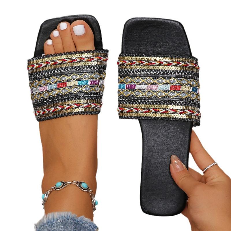 Sandaler med platt sula i etnisk stil dam 2024 nya avslappnade bohemiska tofflor med en rem utrikeshandel tofflor i stora storlekar