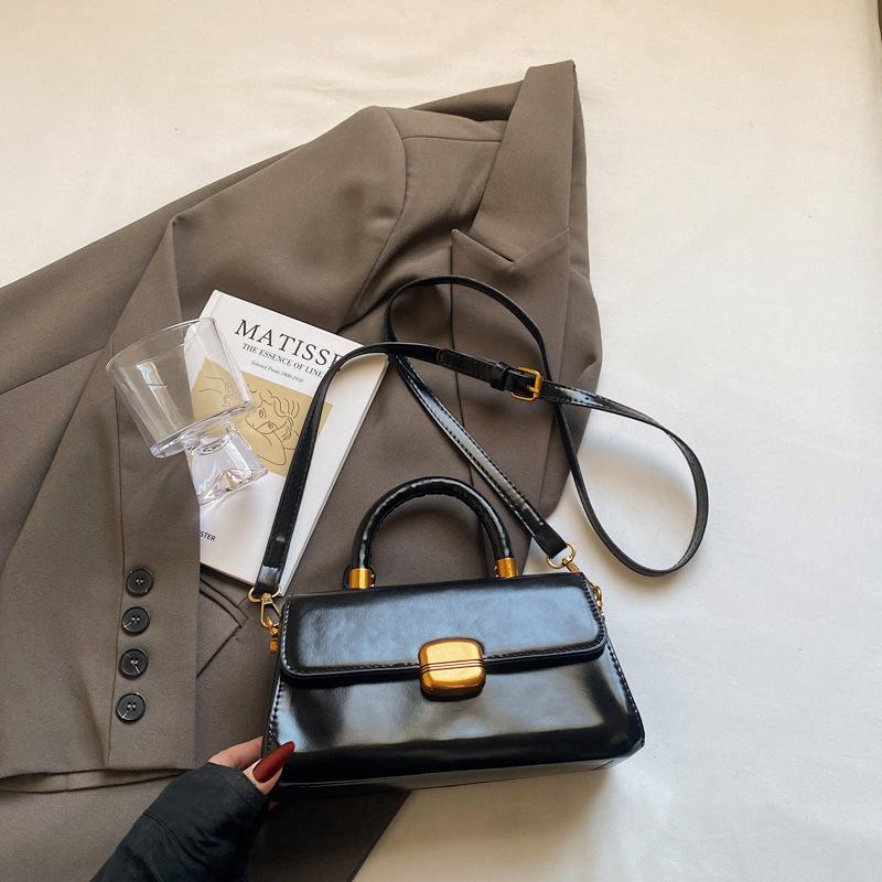 Premium Textured Bag Women's 2025 New Fashion Versatile Messenger Bag Spring and Summer Popular Portable Small Square Bag