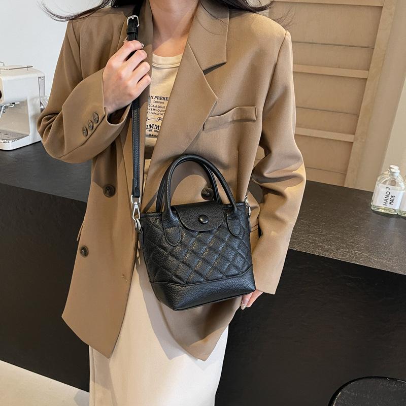 French Fashion Handbag Women'S Bag Casual Diamond Bucket Bag Contrasting Messenger Bag