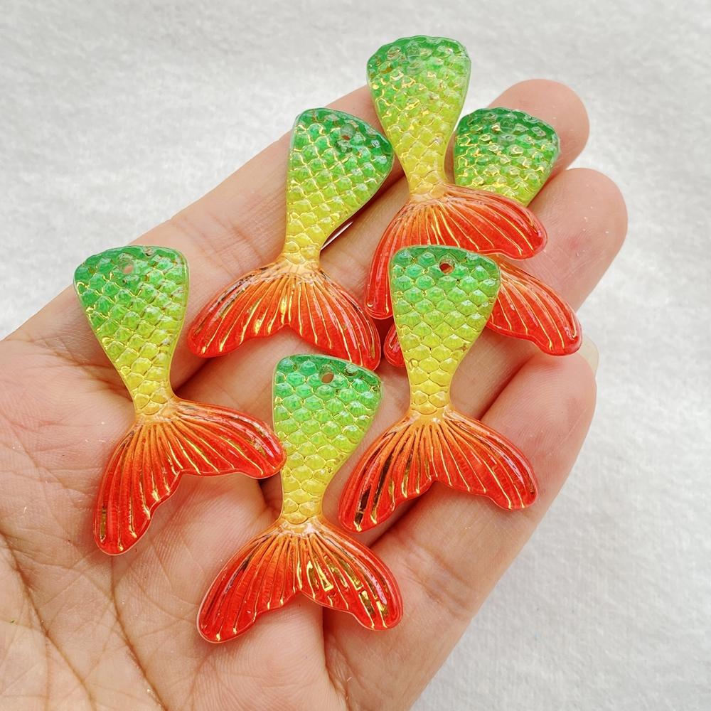 10 Stück Gemischte Glänzende Farbige Meerjungfrauenflosse Mit einem Loch für Scrapbooking, Hochzeitsdekoration & DIY Schmuckherstellung Zubehör