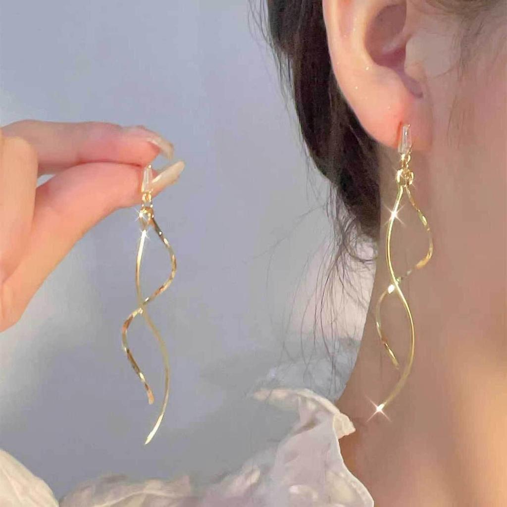 Koreanischer Stil Nicht-Piercing Ohrclip mit langem Quaste, Perlmutt Schmetterlings Design für Damen - High-End, Coole Mode.