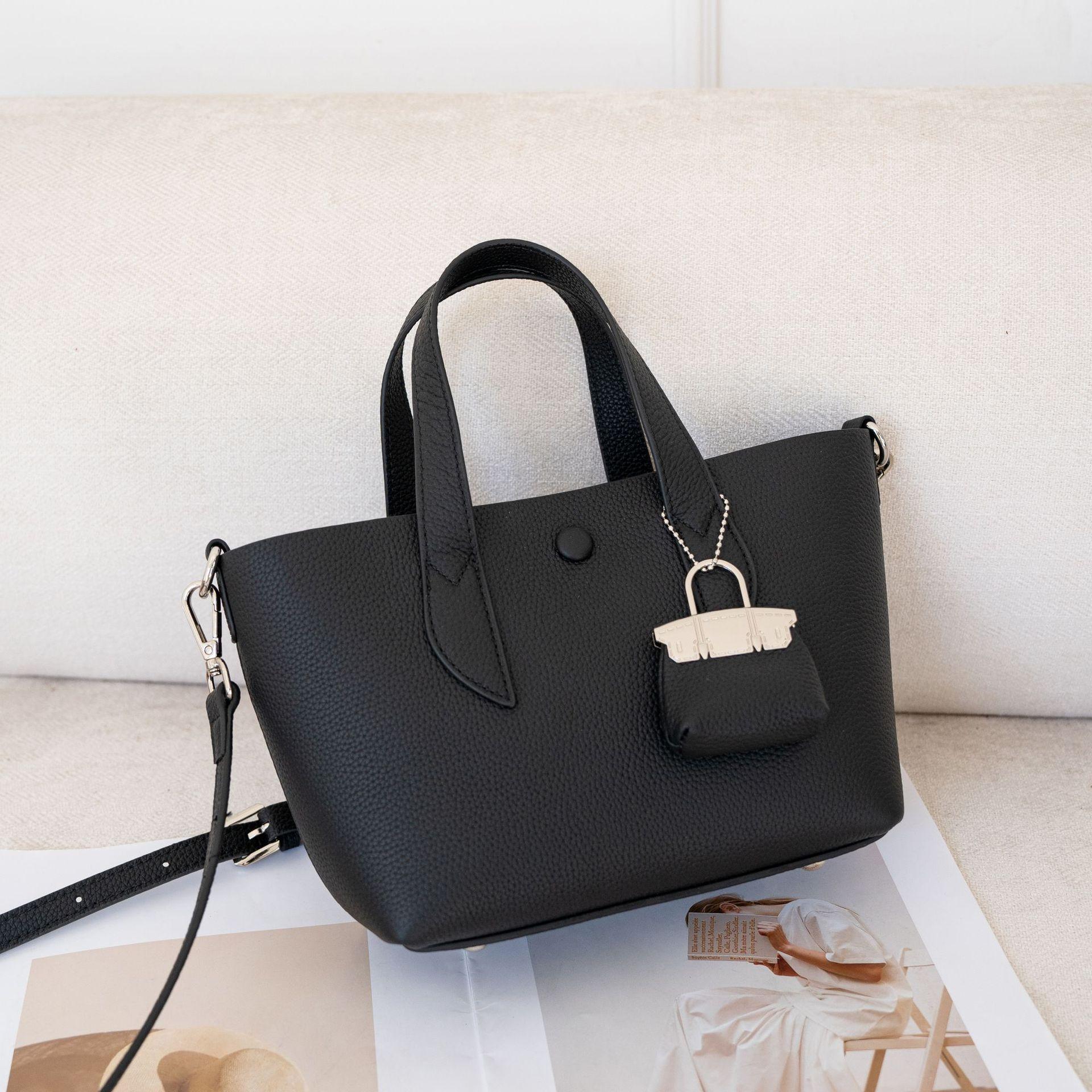 

Women s Bag Shoulder Messenger Bag Leather чорний
