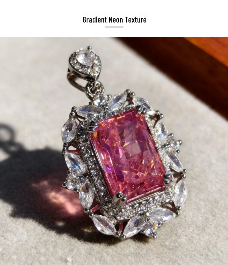 Gesi'en Luxury Ice Flower Pendant with Inlaid Pink Zircon