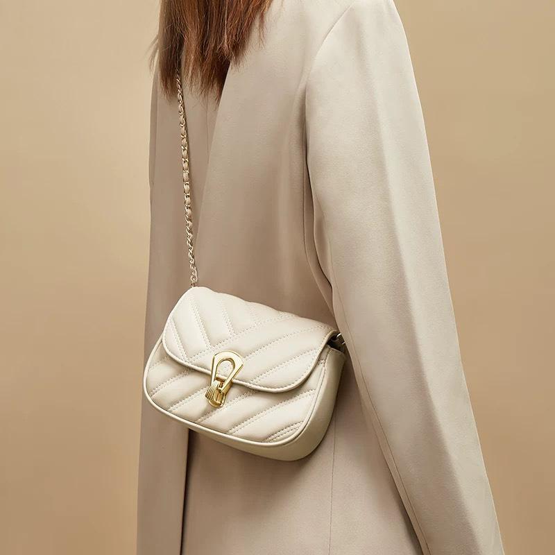 Crossbody Bag Women's 2025 New Chain Women's Foreign-style Premium Versatile Messenger Bag Fragrant Shoulder Diamond Bag