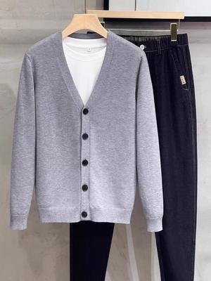 Men's Trendy V-Neck Cardigan: 2025 Autumn/Winter Hong Kong Style Knitwear