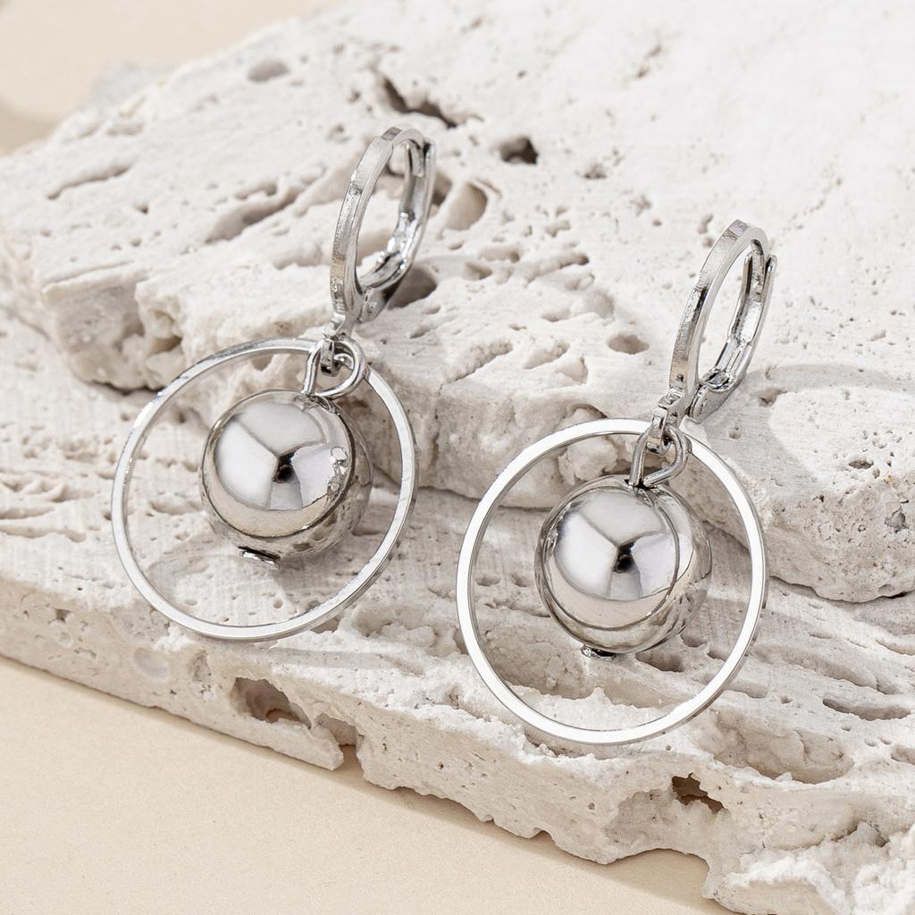 A Pair of Women's Earrings, Ccb Spherical Earrings, Fashionable and Simple Earrings, Suitable for Daily Wear and Vacation Wear