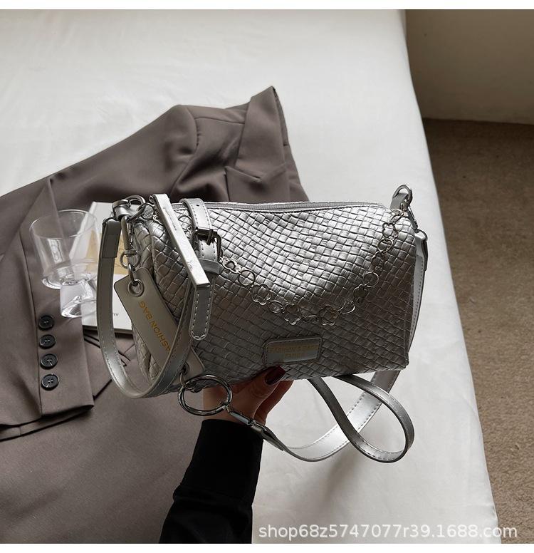 Niche Design Bag Women's 2025 Summer New Popular Versatile Temperament Crossbody Bag Commuter Crossbody Bag