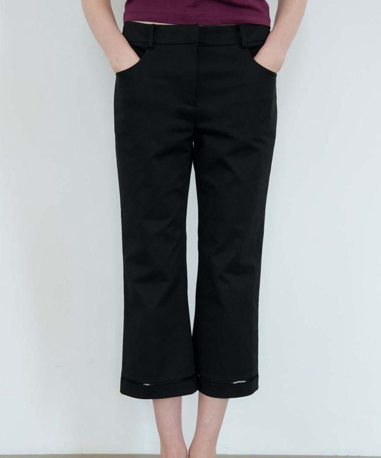 Seuleoum Flare Capri Pants