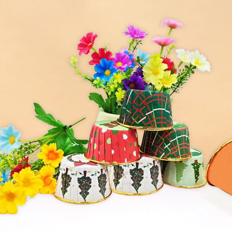 50PCS Christmas Safety Holidays Cakes Paper Trays Parties Paper Cups Packaging Desserts Baking Environmental Protection