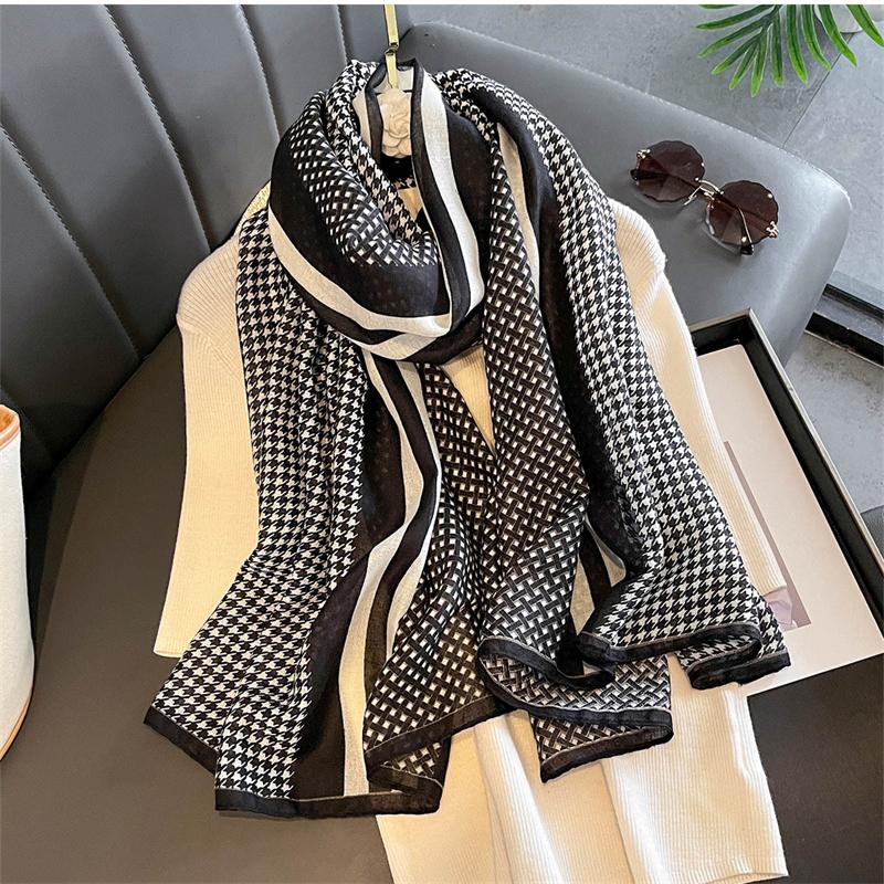 New Spring Women Cotton Scarf Beach Hijab Shawls and Wraps  Luxury Brand Flower Female Foulard Echarpe Designer Bandana