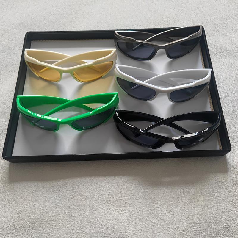 

5 Piece Set Wholesale Sunglasses For Men Women Retro Y2K Eyewear Designer Vintage Oval Goggle Outdoor UV400 Shades Accessory