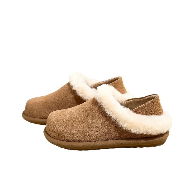 Women wear fluffy snow boots with one foot in winter velvet cotton shoes, and women's warm thick soles increase in height