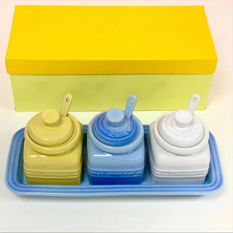 

3PCS Ceramic Spice Container Set For Storing Salt Sugar Pepper Spice Jar with Lid and Spoons Kitchen Accessories Spice Organizer
