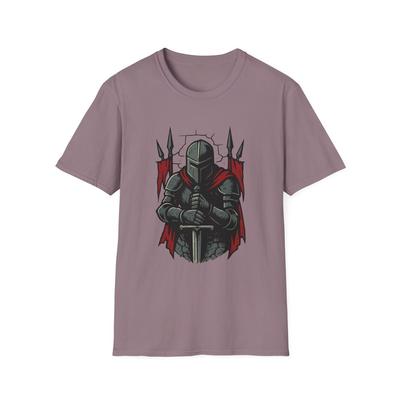 Unisex Softstyle T-Shirt Kampf-abgenutzter Ritter Rissige Rüstung Schwert Schild Grafik