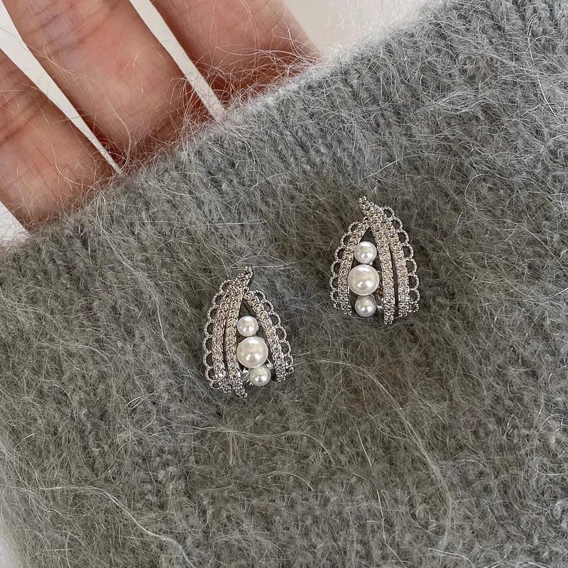 Exaggerated Light Luxury Earrings Electroplating Temperament Diamond Pearl Earrings Fashionable and Versatile Female Retro Zircon Earrings