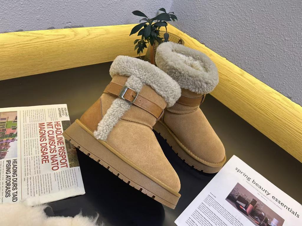 Leather Platform Lamb Wool Snow Boots Women's Winter New Thickened Northeastern Large Cotton Shoes Non-slip Martin Boots