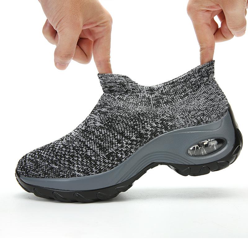 

Большие размеры женской обуви носки обувь кроссовки на воздушной подушке средние старые туфли для мам на танкетке туфли-качалки танцевальная обувь женская дышащая 41 серый