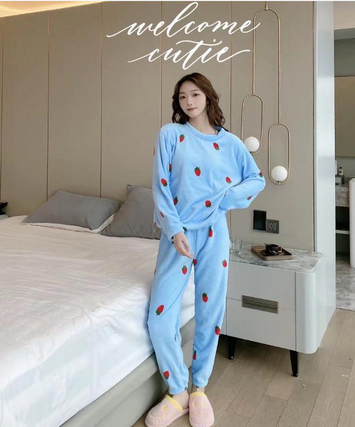 2023 Peach Bear Coral Fleece Pajama Set - Cozy Autumn/Winter Two-Piece