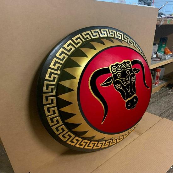 

Наглый бык, подлинный древнегреческий гоплит, коллекционный щит, средневековый подарок