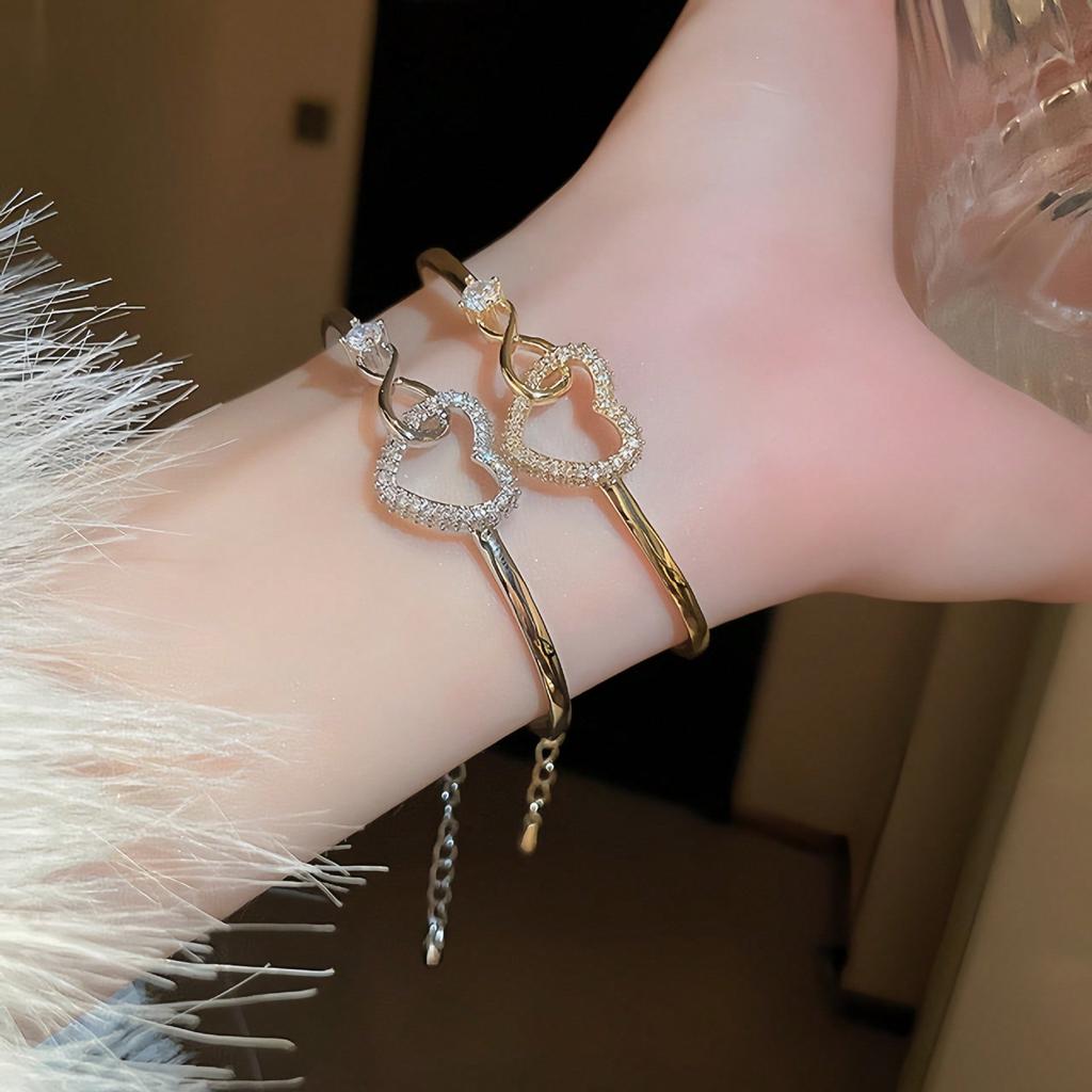 Women Bangles Hollow Love Bracelet Niche Fashion Bracelet Personality Temperament Jewelry Women