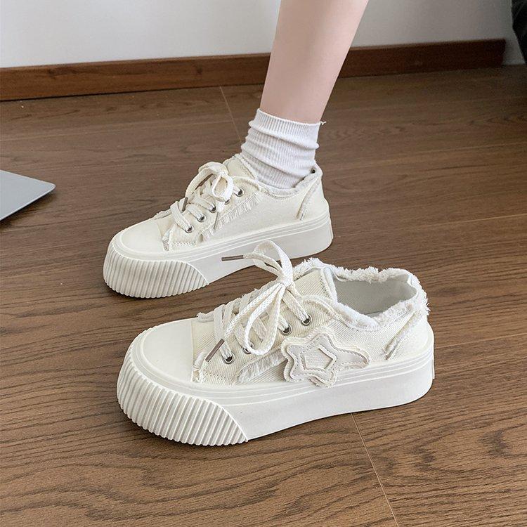 

Платформенные парусиновые туфли для женской осенне-зимней новой низкопрофильной бахромчатой повседневной обуви для студентов, универсальные маленькие белые туфли для женщин 40 бежевый