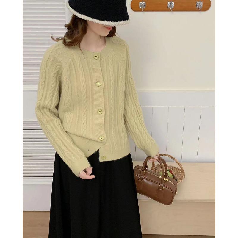 

Ретро свитер-жакет с косами и цветком, женский, осенне-зимний, новый дизайн, нишевый темперамент, вязаный кардиган-топ average size светло-желтого