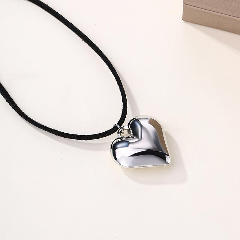 Heart Shape Alloy Pendant Necklace With Geometric Design For Women And Men
