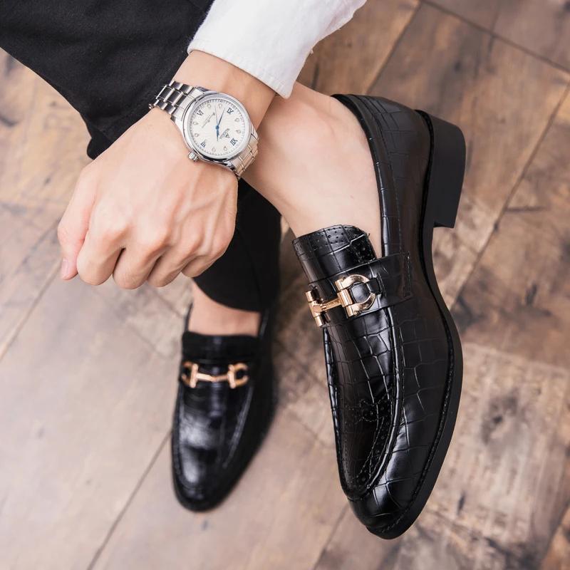 Designer Metal Buckle Loafers Men's Business Dress Casual Black Patent Leather Pointed-Toe Shoes Men's Loafers Slip-On
