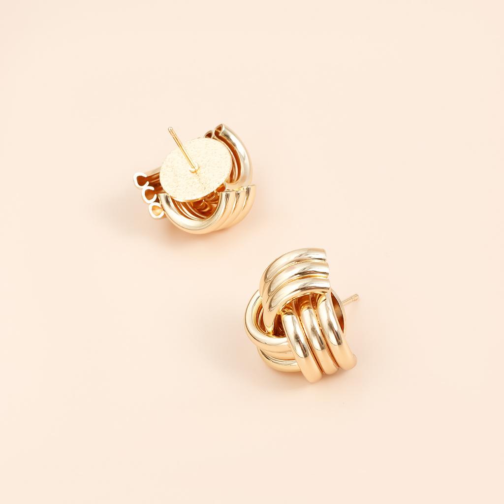 Light luxury ins style specification premium staggered earrings Internet celebrity winding spiral stud earrings